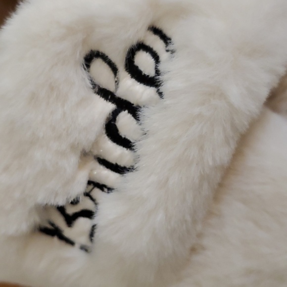 Bride Slippers - Picture 2 of 10